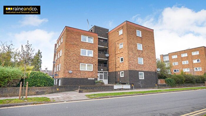1 Bedroom Studio For Sale In Lothair Court, Hatfield, AL10