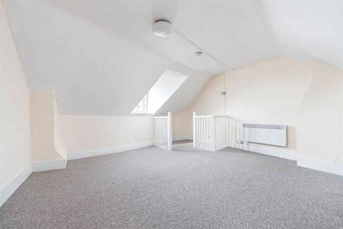 2 Bedroom Flat To Rent In Station Road, Ashford, TW15