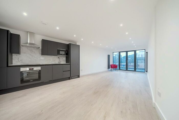 1 Bedroom Flat To Rent In Station Road, Sidcup, Kent, DA15