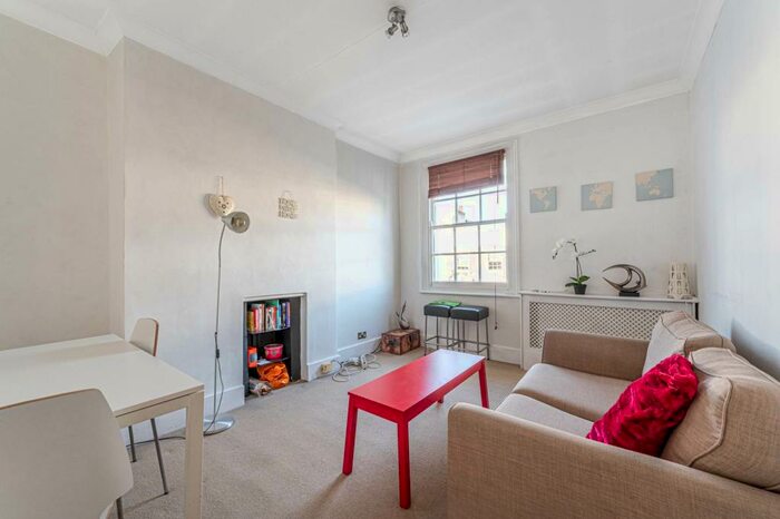 1 Bedroom Flat To Rent In Princess Road, Camden, London, NW1