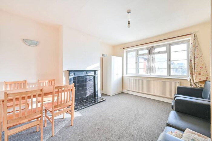 2 Bedroom Flat For Sale In Stanley Avenue, Alperton, Wembley, HA0