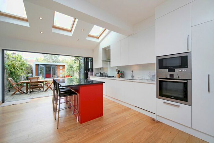 4 Bedroom Property To Rent In Faraday Road, London, SW19