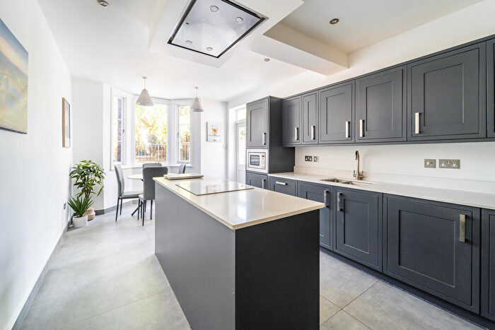 5 Bedroom Terraced House To Rent In Rathcoole Gardens, Crouch End, N8