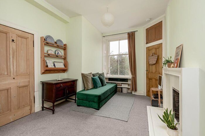 1 Bedroom Flat For Sale In / Balcarres Street, Edinburgh, EH10