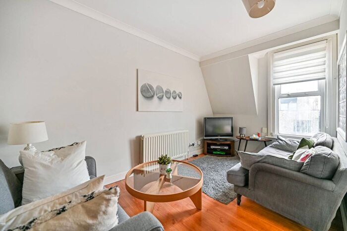 1 Bedroom Flat To Rent In Heath Road, Twickenham, TW1