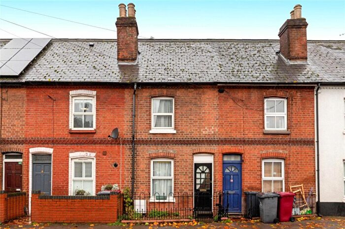 3 Bedroom Terraced House To Rent In Elgar Road, Reading, Berkshire, RG2