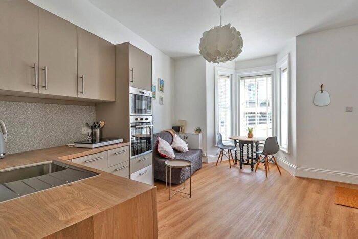 1 Bedroom Flat To Rent In Upper Terrace Road, Bournemouth, BH2