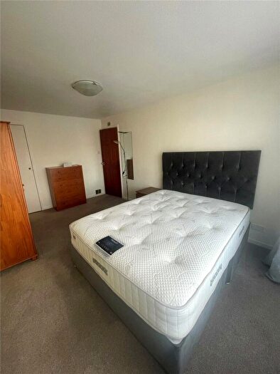 3 Bedroom Terraced House For Sale In Deepfield Way, Coulsdon, CR5