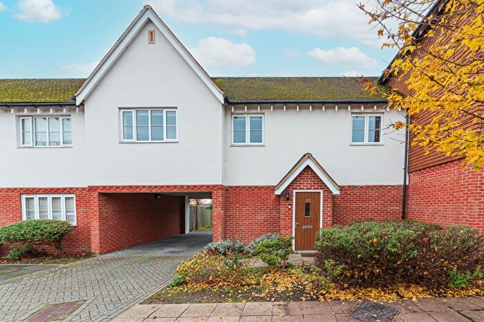 2 Bedroom Apartment To Rent In Outfield Crescent, Wokingham, RG40