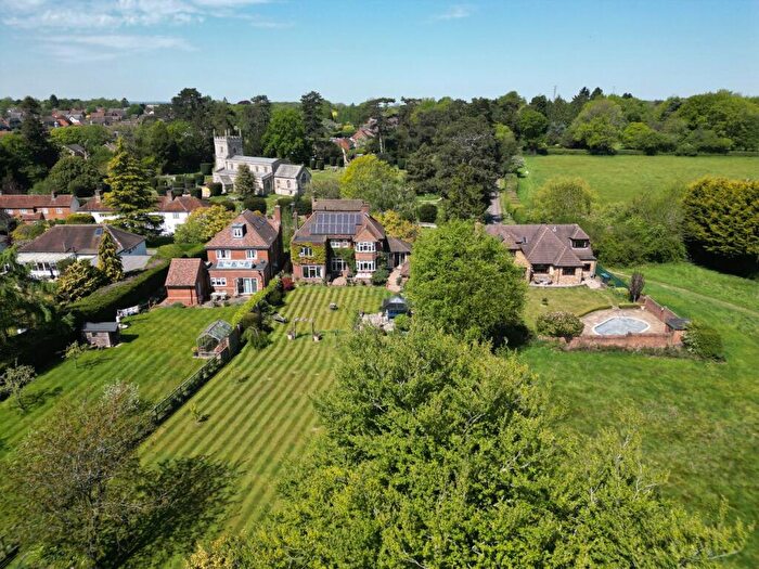 5 Bedroom Detached House For Sale In Church Street, Bovingdon, HP3