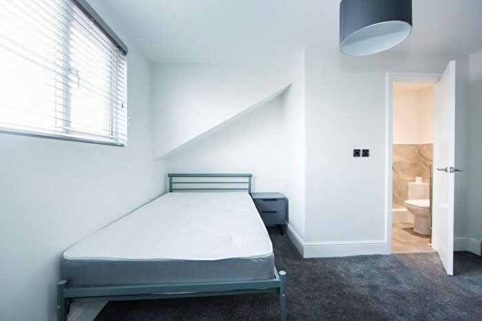 6 Bedroom House To Rent In Burchett Terrace, Leeds, LS6