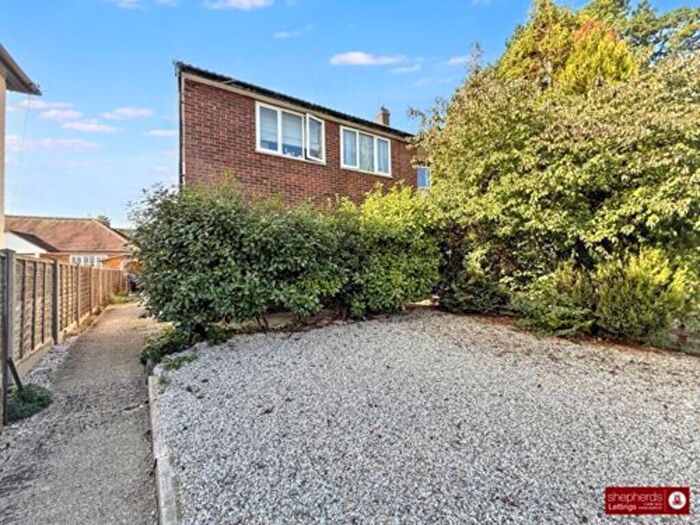 2 Bedroom Flat To Rent In High Street, Watton At Stone, SG14