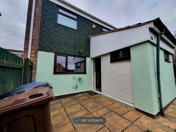 3 Bedroom Semi-Detached House To Rent In Cottam Road, Sheffield, S35