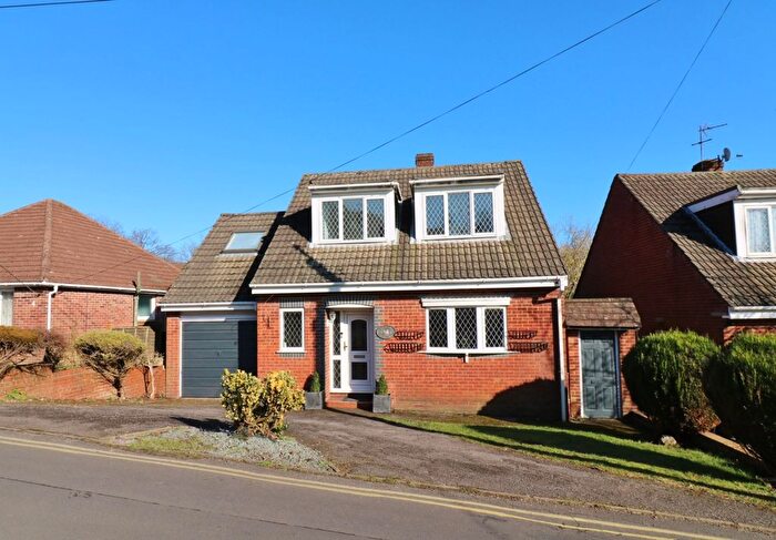 3 Bedroom Detached House For Sale In Foord Road, Hedge End, SO30
