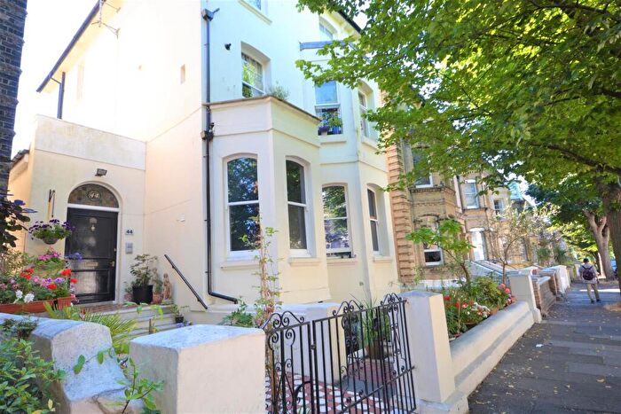 Flat To Rent In Selborne Road, Hove, BN3