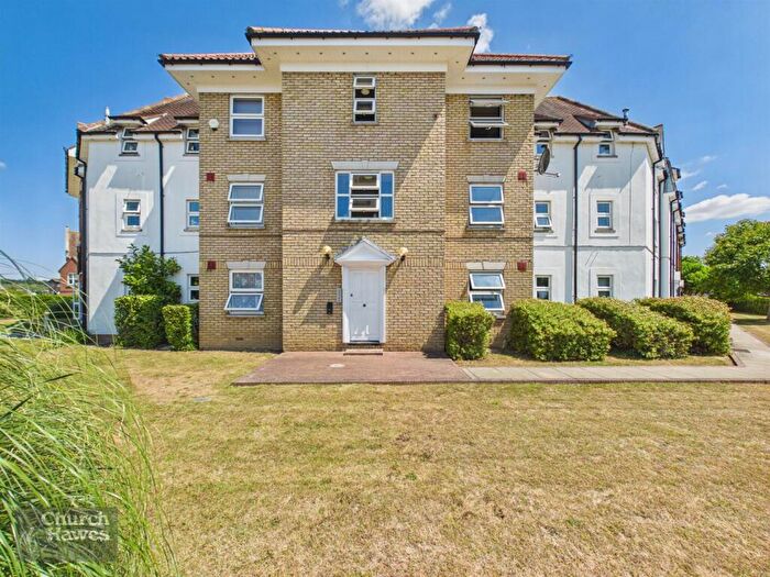 1 Bedroom Apartment For Sale In Tallow Gate, South Woodham Ferrers, CM3