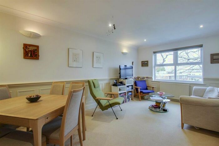 2 Bedroom Flat To Rent In Dacres Road, London, SE23