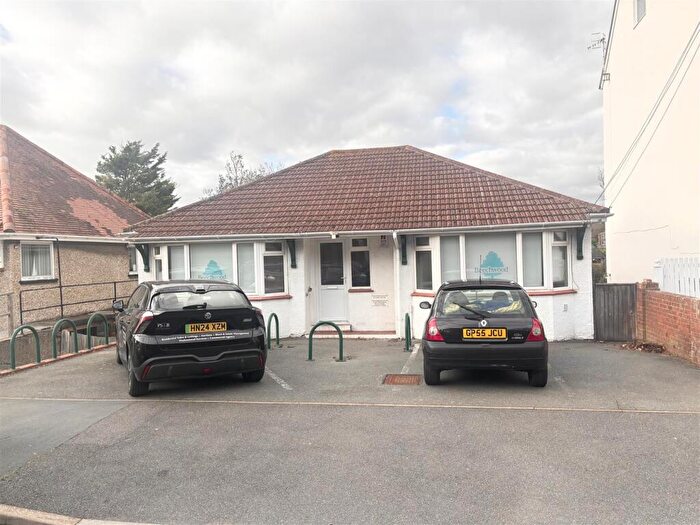 House For Sale In Stafford Road, Seaford, BN25