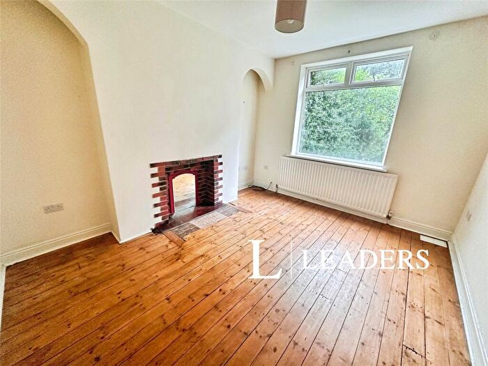 3 Bedroom Semi-Detached House To Rent In The Avenue, ST4