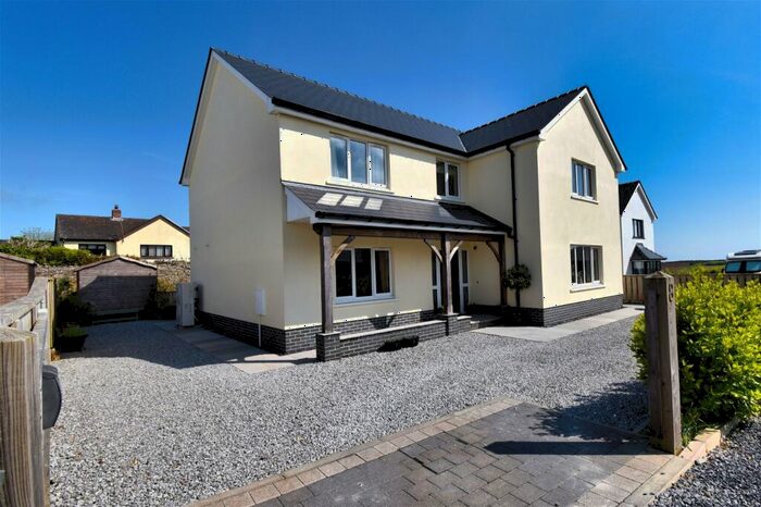 4 Bedroom Detached House For Sale In Grove Crescent, Jameston, SA70