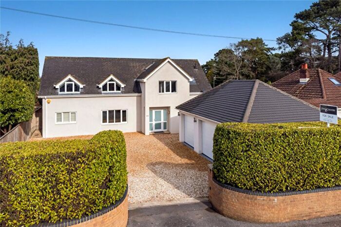 4 Bedroom Detached House For Sale In Springdale Road Corfe Mullen, Dorset, BH21