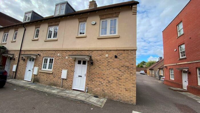 3 Bedroom House To Rent In Flagstaff Court, Canterbury - Ref, CT1