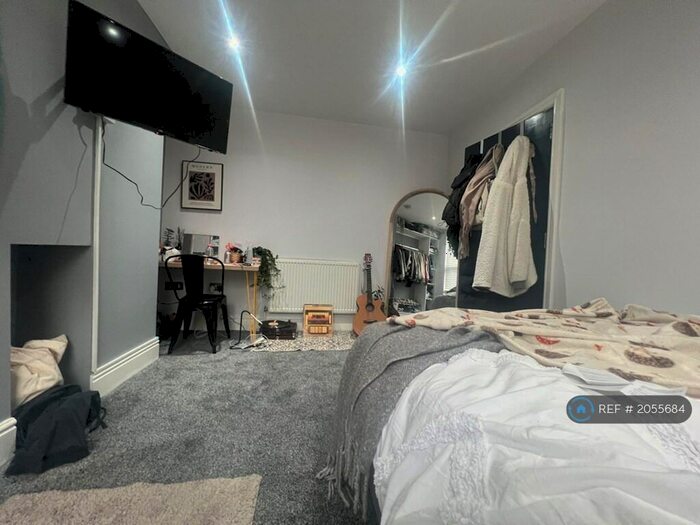 6 Bedroom Terraced House To Rent In Brookdale Road, Liverpool, L15