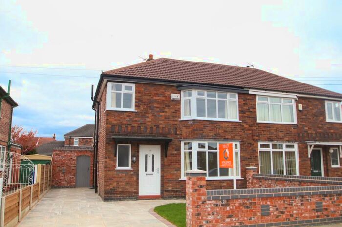3 Bedroom Semi-Detached House To Rent In Humphrey Park, Urmston, Manchester, M41