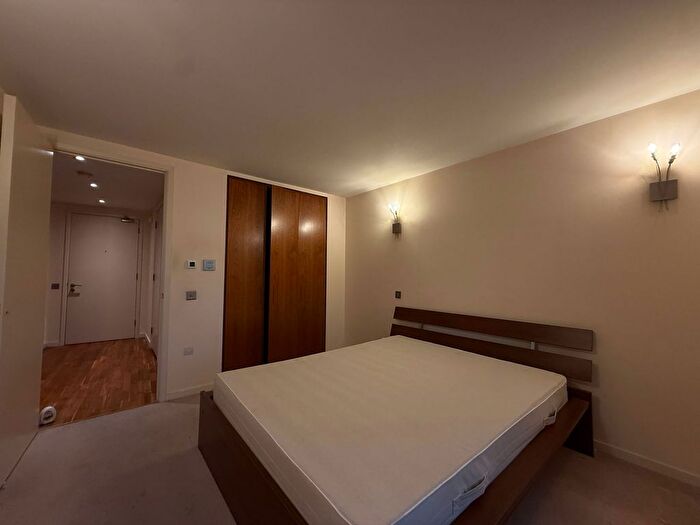 1 Bedroom Flat For Sale In New Providence Wharf, , Fairmont Avenue, London, E14