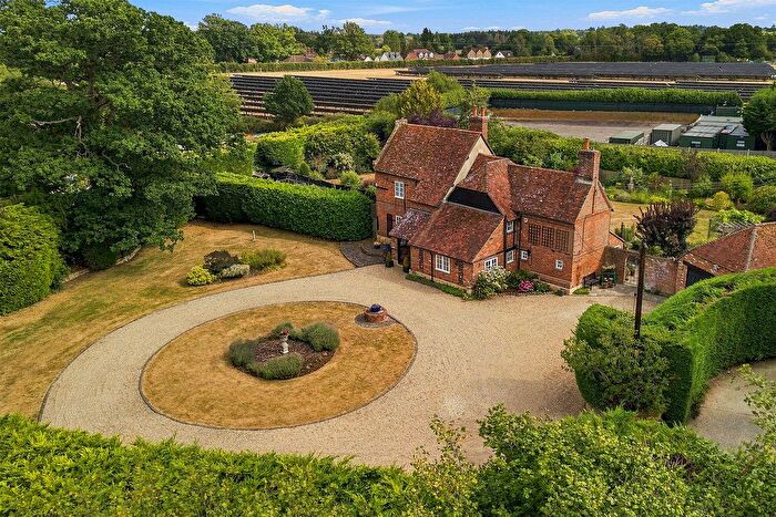 4 Bedroom Detached House For Sale In New Road Little London, Tadley, Hampshire, RG26