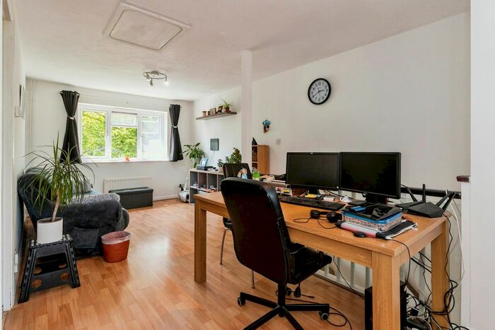 1 Bedroom Maisonette To Rent In Gladstone Road, Kingston Upon Thames, KT1