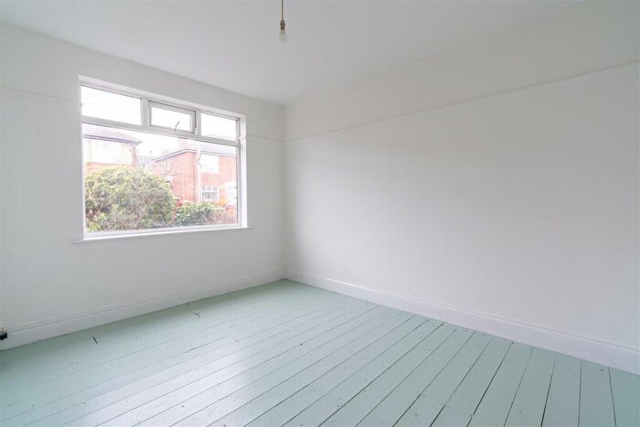 2 Bedroom Flat To Rent In *Available Now* Birchwood Avenue, High Heaton, NE7