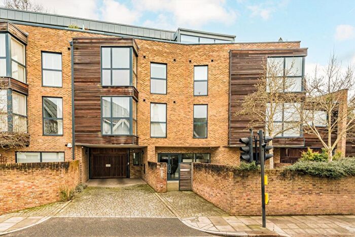 1 Bedroom Flat To Rent In Petersham Road, Richmond, TW10