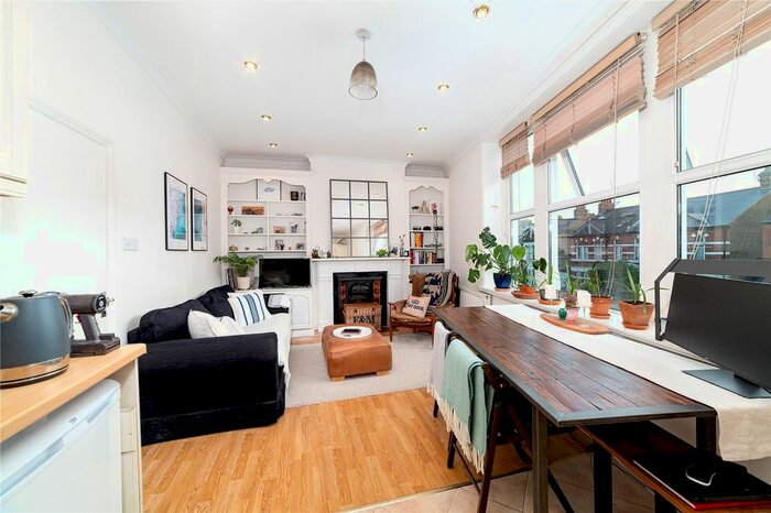 1 Bedroom Flat To Rent In Fulham Palace Road, London, SW6