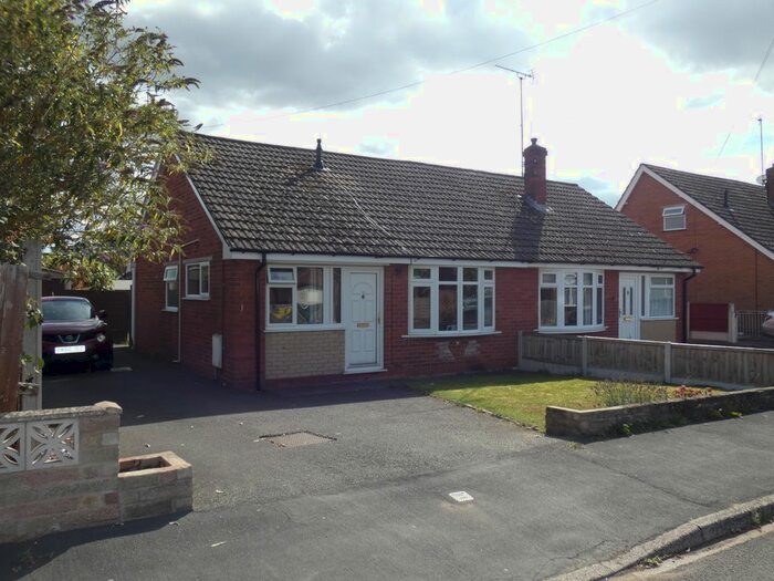 3 Bedroom Bungalow To Rent In Withnall Drive, Shavington, Crewe, CW2