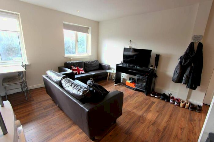 1 Bedroom Flat To Rent In Teresa Gardens, Waltham Cross, EN8