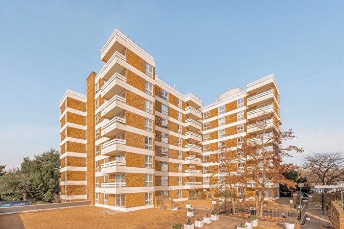 2 Bedroom Flat For Sale In Warwick Drive, Putney, SW15