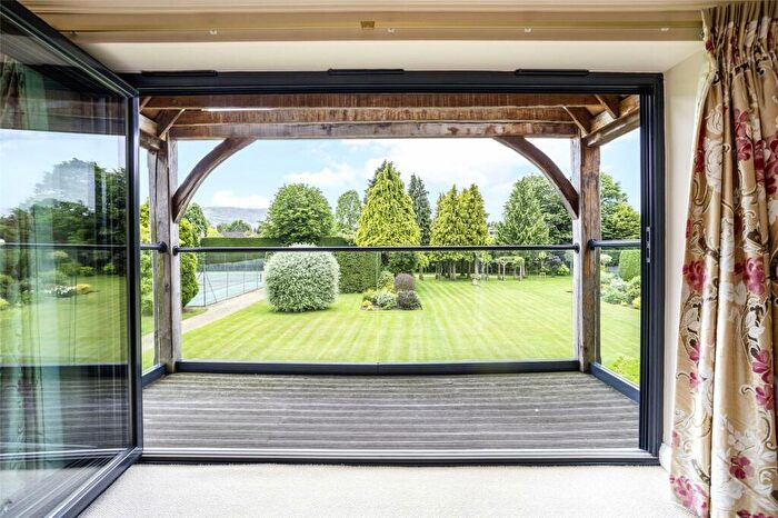 4 Bedroom Detached House For Sale In Charlton Park Gate, Cheltenham, Gloucestershire, GL53