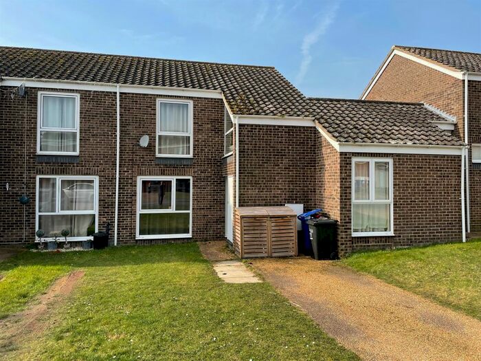 Houses for sale & to rent in IP27 9SF, Coltishall, Lakenheath Brandon