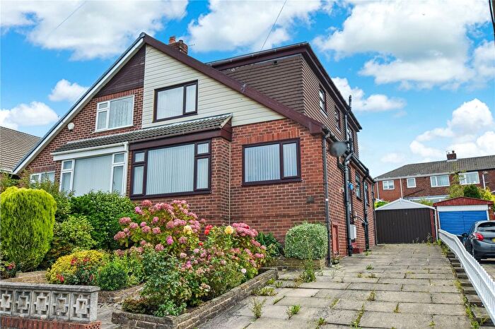 4 Bedroom Bungalow For Sale In Woollin Crescent, Tingley, Wakefield, West Yorkshire, WF3