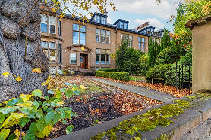 3 Bedroom Apartment For Sale In Cleveden Drive, Cleveden, Glasgow, G12