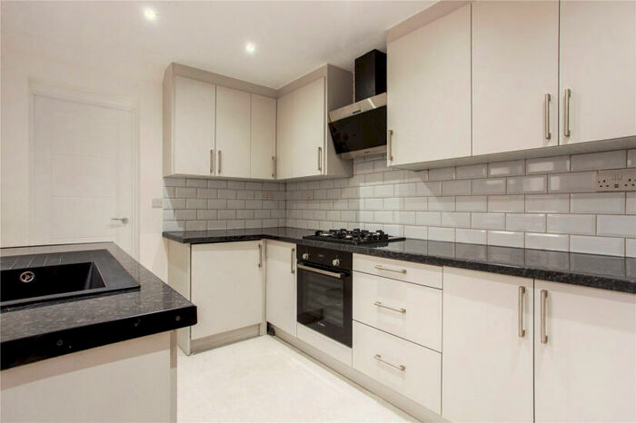 4 Bedroom Terraced House To Rent In Duke Street, Windsor, Berkshire, SL4