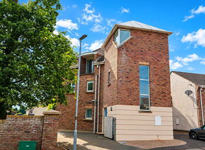 4 Bedroom Maisonettes For Sale In Drumachose Mews, Limavady, BT49