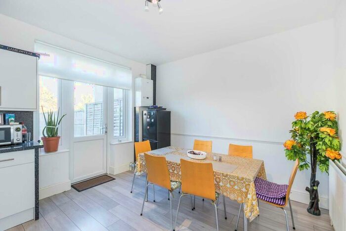 4 Bedroom House To Rent In Horace Road, Ilford, IG6