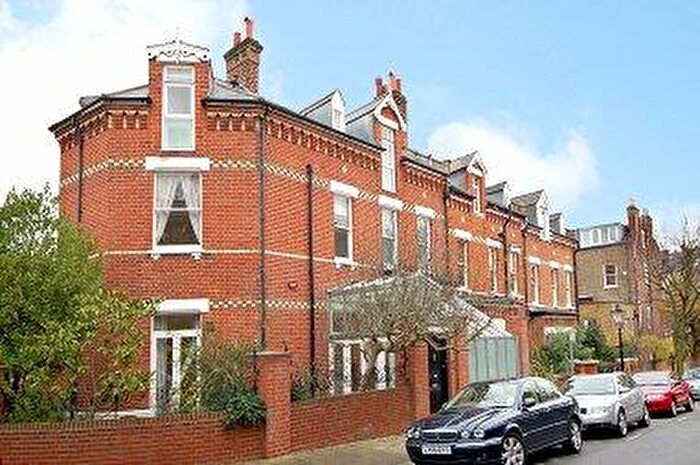 5 Bedroom Semi-Detached House To Rent In Rudall Crescent Hampstead, NW3