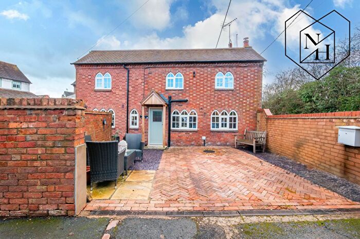 2 Bedroom Cottage For Sale In The Green, Snitterfield, CV37