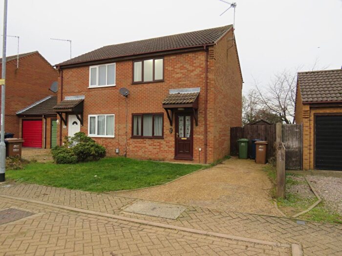 2 Bedroom Semi-Detached House To Rent In Hedgelands, Wisbech, PE13