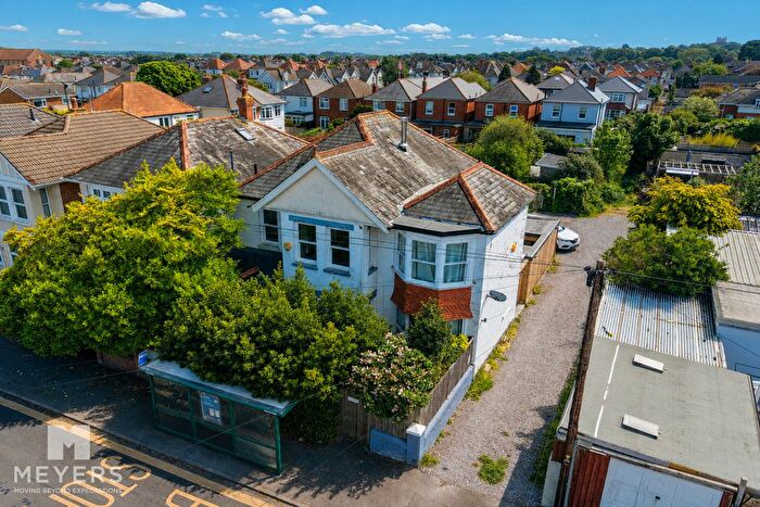 3 Bedroom Flat For Sale In Beaufort Road, Bournemouth, BH6