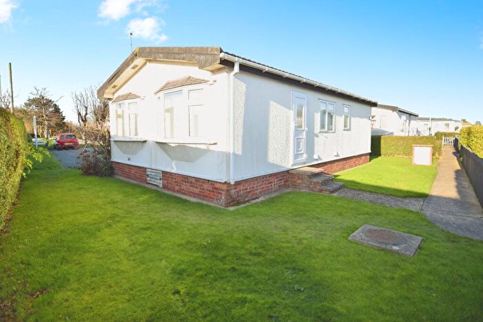 2 Bedroom Park Home For Sale In Beech Crescent, Whitehaven Park, Ingoldmells, PE25