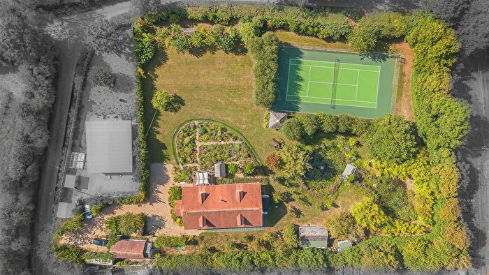 6 Bedroom Detached House For Sale In Pipers End, Hertford, SG14